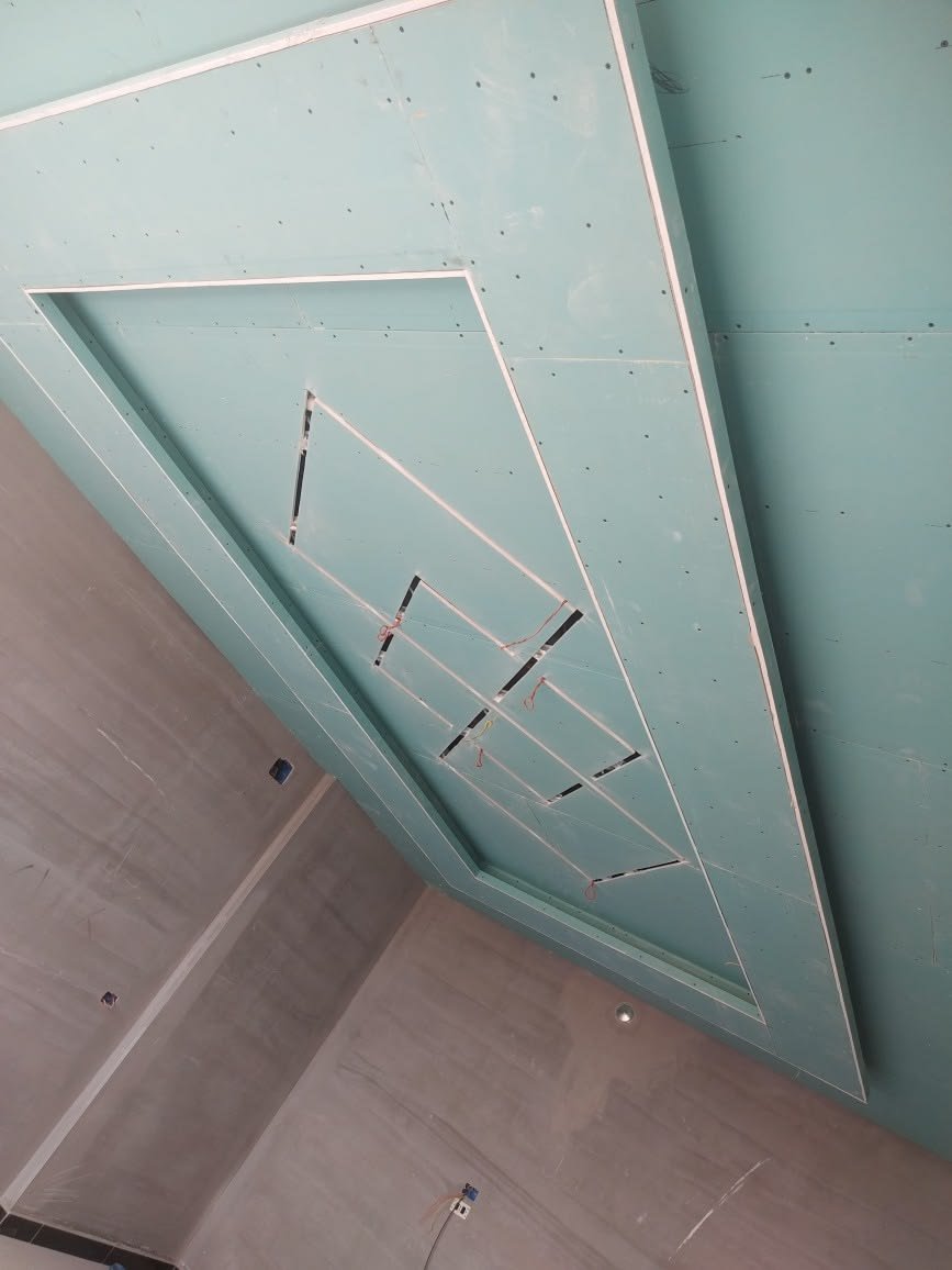 أسقف وديكورات